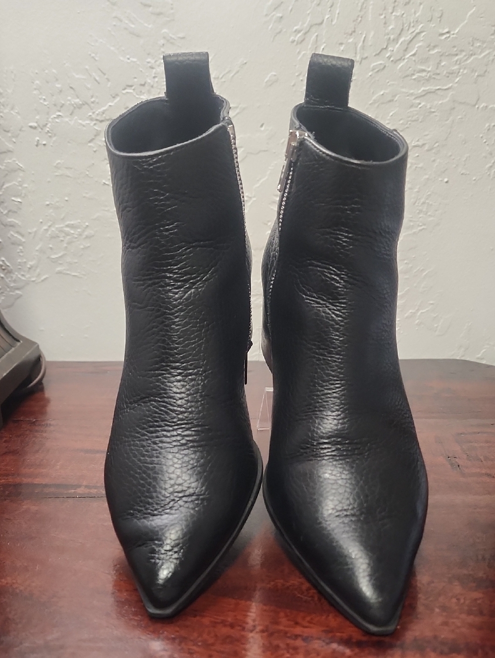 Everlane Black Pointed-Toe Leather Ankle Booties